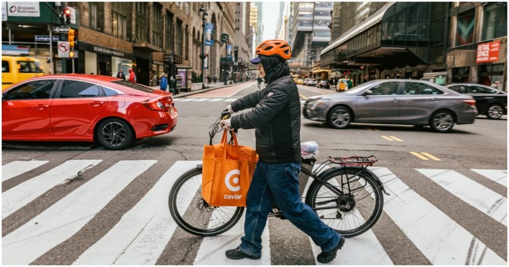 tbn24 20250718233755 4131 ny grocery delivery worker