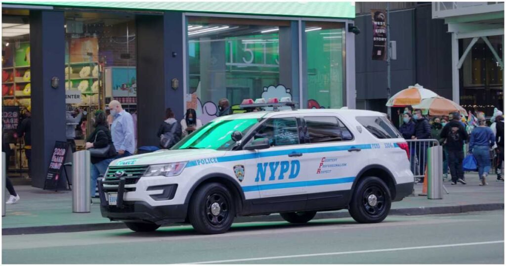 tbn24 20250919010003 1112 nypd car story blocks